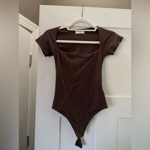 Aritzia Babaton chocolate brown square neck bodysuit size XS